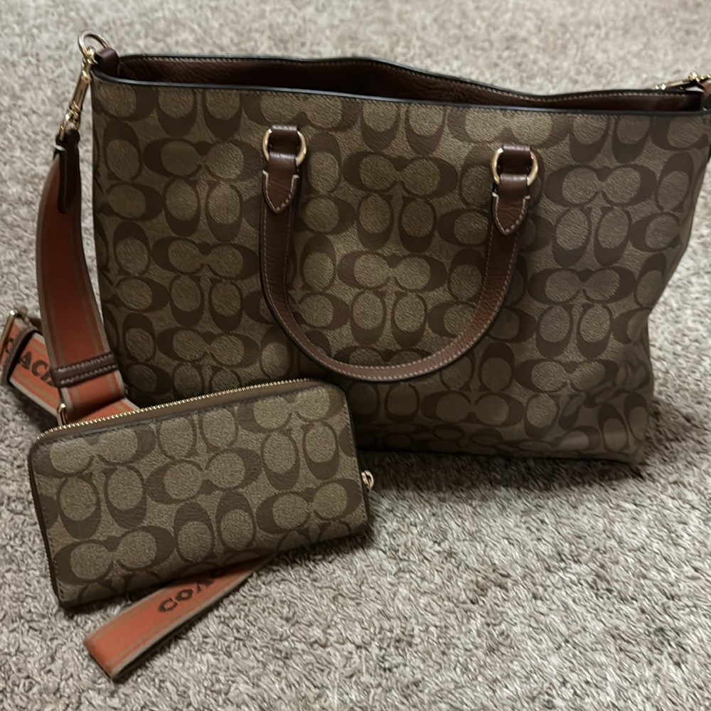 Logan Carryall In Signature Canvas With Wallet - image 4